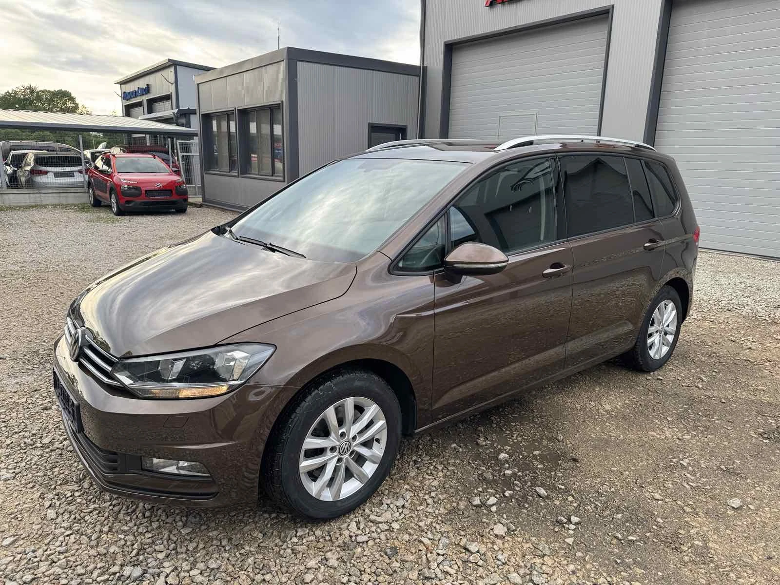 VW Touran DIESEL* AVTOMAT* UNIKAT* evro6* , снимка 7 - Автомобили и джипове - 54634476