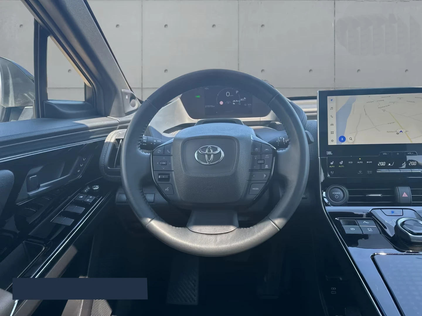Toyota bZ4X 4x4/218HP/71KWH/PANO/КОЖА/360/NAVI/236h, снимка 12 - Автомобили и джипове - 54634413