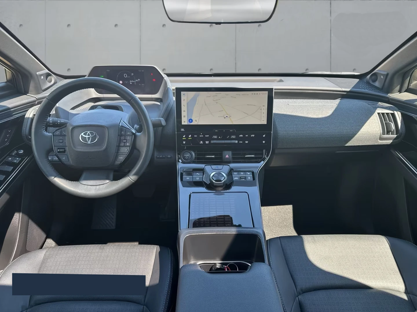 Toyota bZ4X 4x4/218HP/71KWH/PANO/КОЖА/360/NAVI/236h, снимка 11 - Автомобили и джипове - 54634413