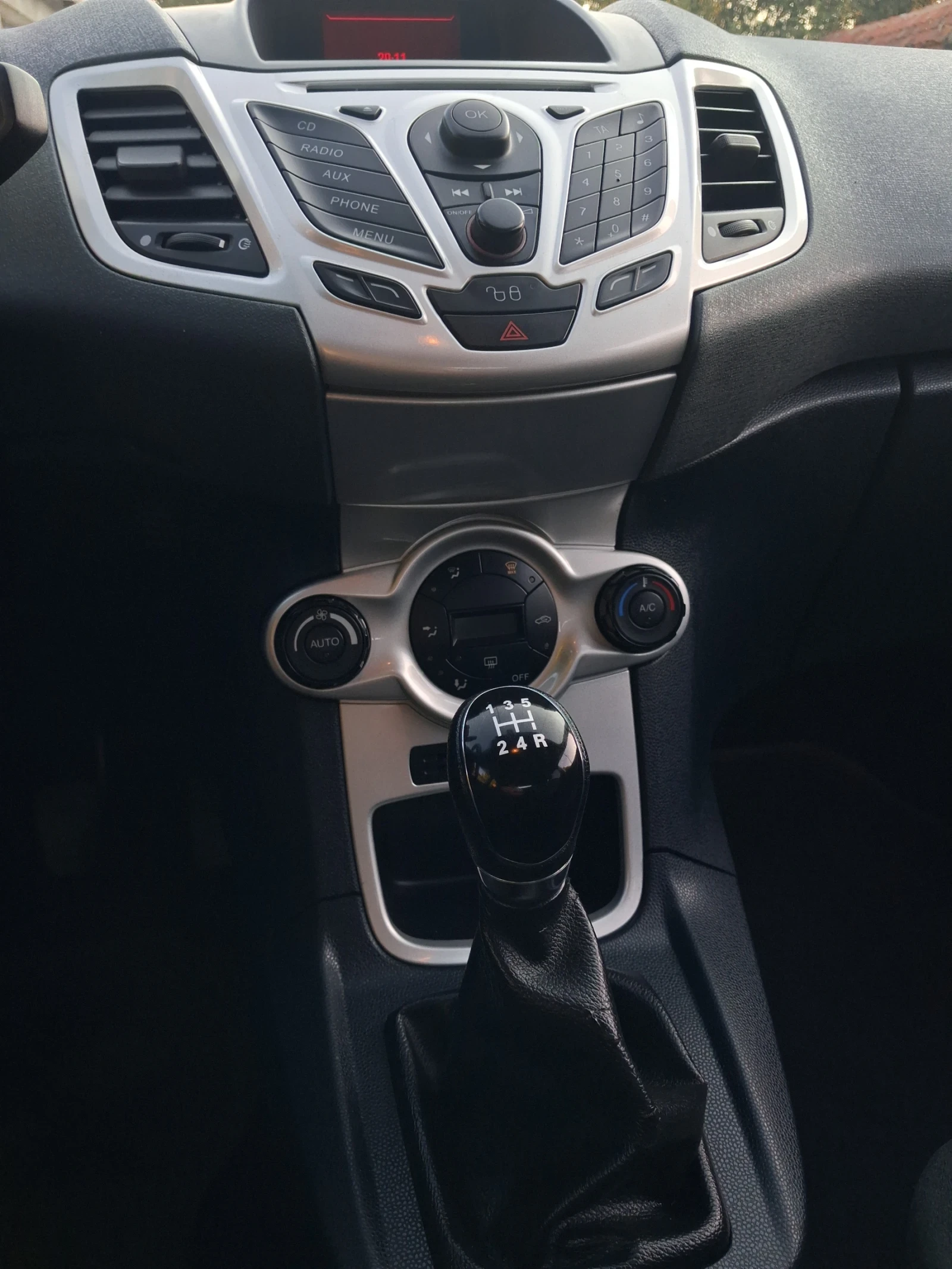Ford Fiesta 1.3, снимка 6 - Автомобили и джипове - 55200041