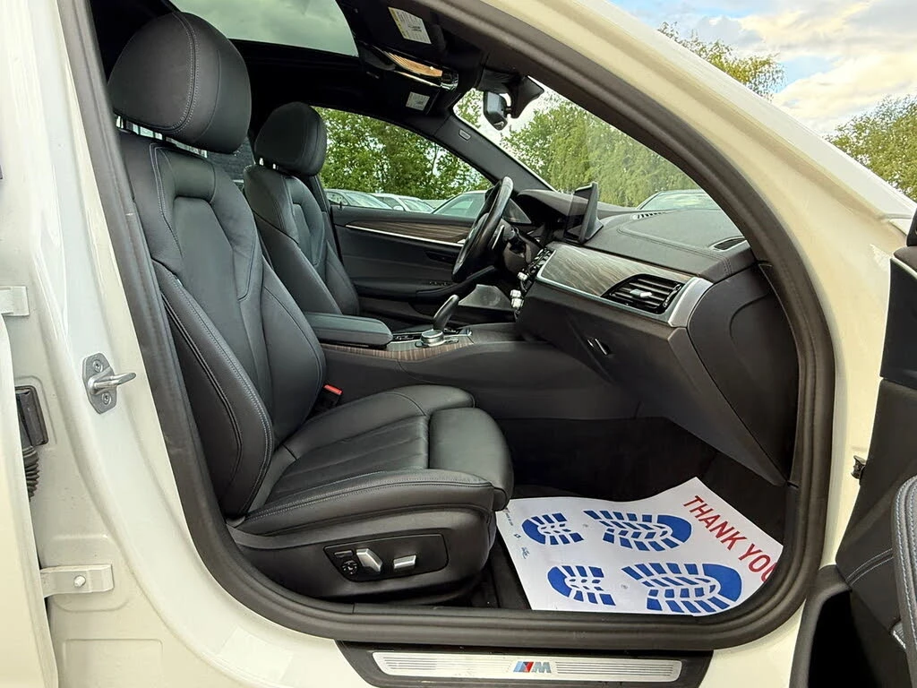 BMW 540 i xDrive* M SPORT* BOWERS & WILKINS* DISTRONIC* , снимка 8 - Автомобили и джипове - 55284581
