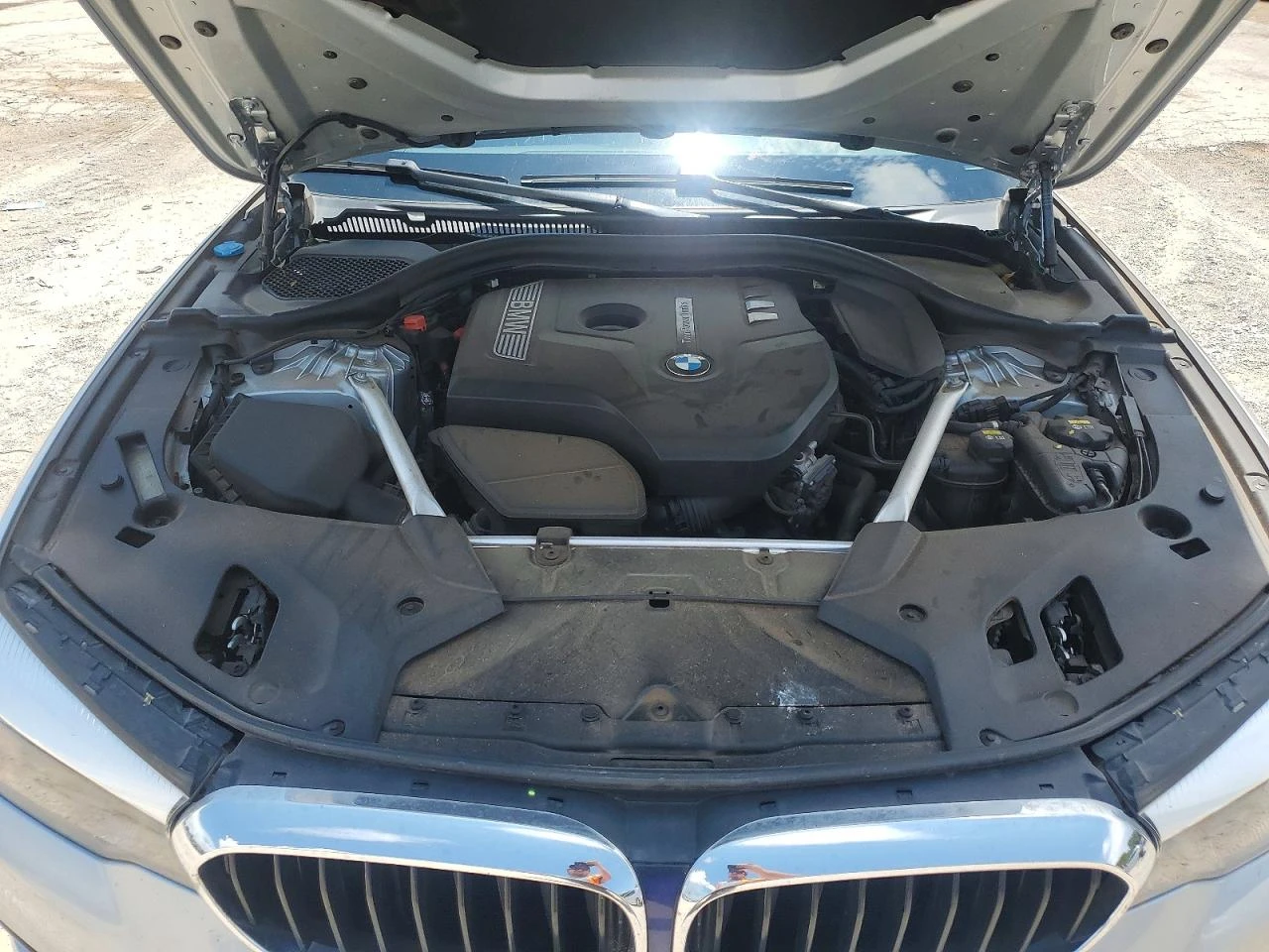 BMW 530 2.0l Xi, снимка 11 - Автомобили и джипове - 55755742