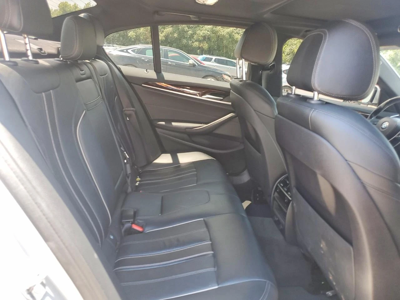 BMW 530 2.0l Xi, снимка 10 - Автомобили и джипове - 55755742