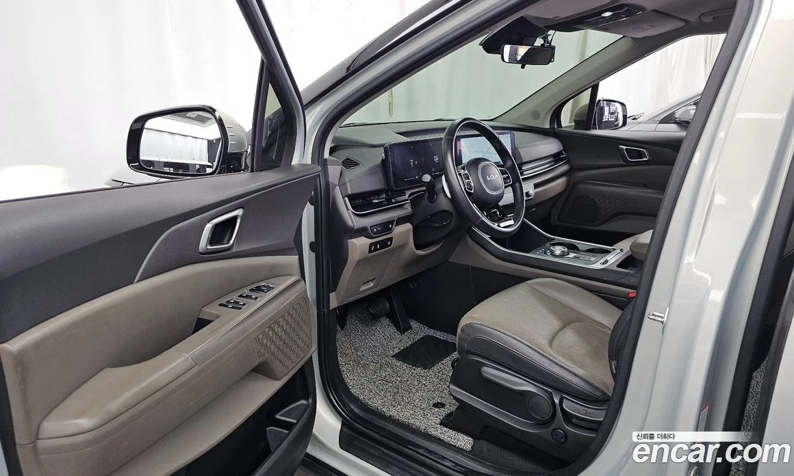 Kia Carnival Gasoline 9-Seater Prestige, снимка 10 - Автомобили и джипове - 56155280