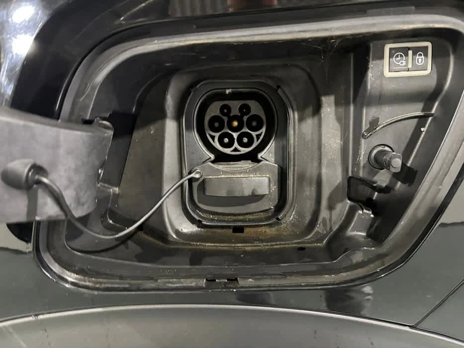 Peugeot 2008  Electric ALLURE 50KW 91% SOH Сертификат, снимка 6 - Автомобили и джипове - 56245652