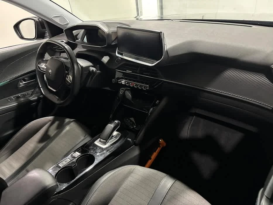 Peugeot 2008  Electric ALLURE 50KW 91% SOH Сертификат, снимка 11 - Автомобили и джипове - 56245652