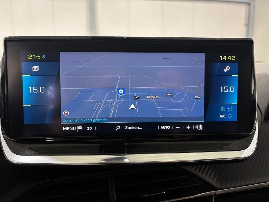Peugeot 2008  Electric ALLURE 50KW 91% SOH Сертификат, снимка 13 - Автомобили и джипове - 56245652