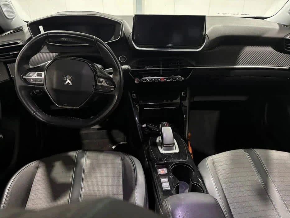 Peugeot 2008  Electric ALLURE 50KW 91% SOH Сертификат, снимка 10 - Автомобили и джипове - 56245652