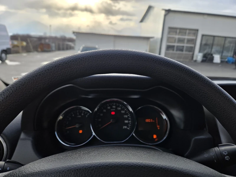 Dacia Duster 1.6i/ ГАЗ/ 2015г. / УНИКАТ, снимка 11 - Автомобили и джипове - 53079239