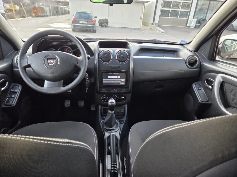 Dacia Duster 1.6i/ ГАЗ/ 2015г. / УНИКАТ, снимка 12 - Автомобили и джипове - 53079239