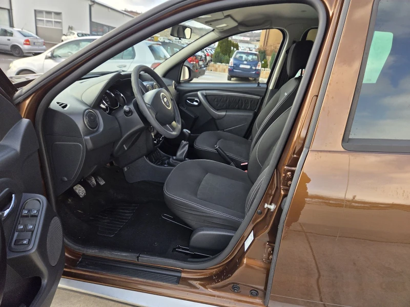 Dacia Duster 1.6i/ ГАЗ/ 2015г. / УНИКАТ, снимка 10 - Автомобили и джипове - 53079239