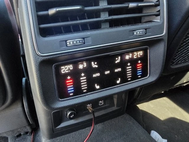 Audi SQ8 * 4.0 TFSI Quattro * S-line * Обдухване/Подгреви, снимка 11 - Автомобили и джипове - 53277488