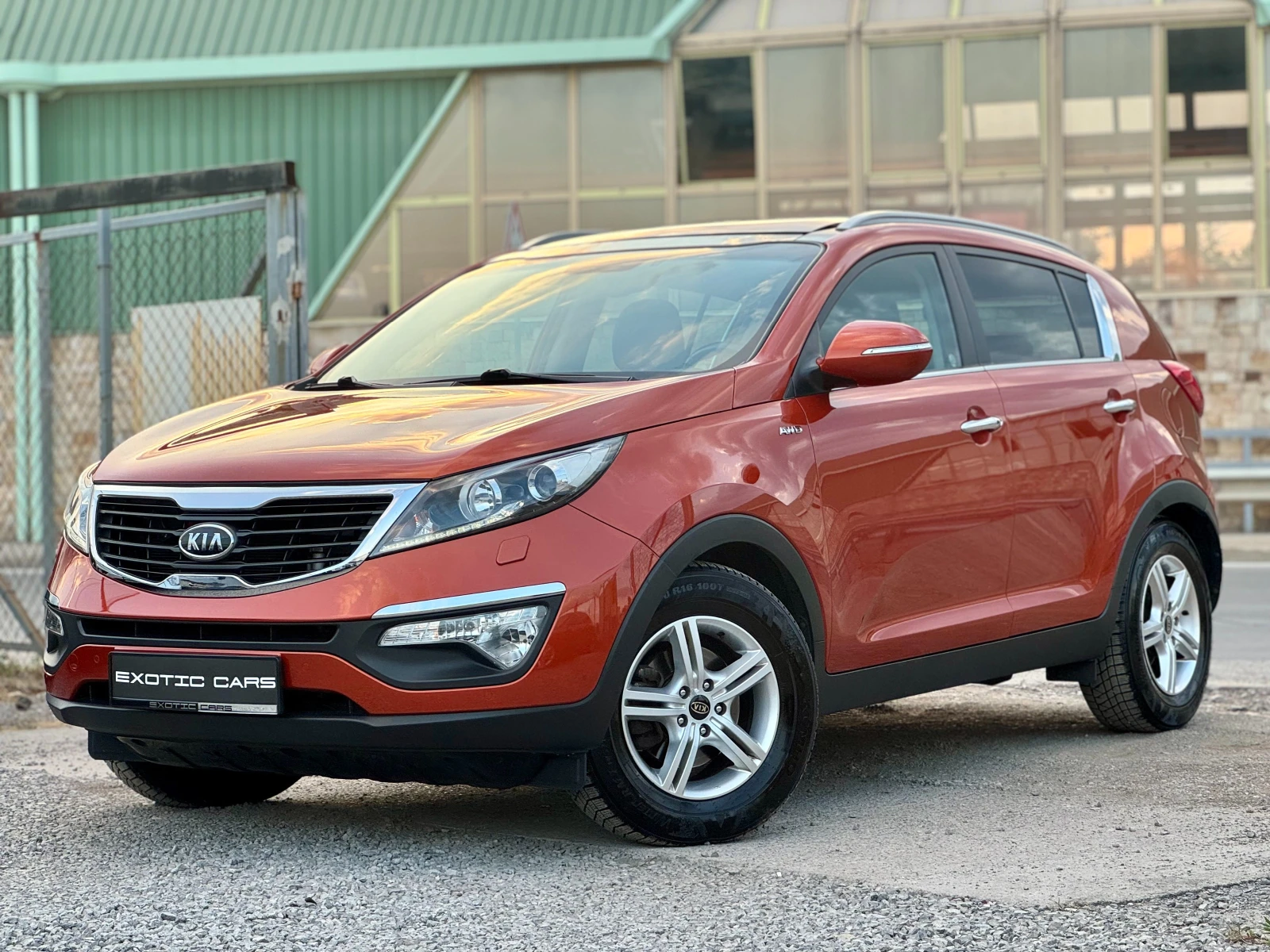 Kia Sportage 2.0 Crdi ! AWD ! Premium ! SWISS ! - изображение 3