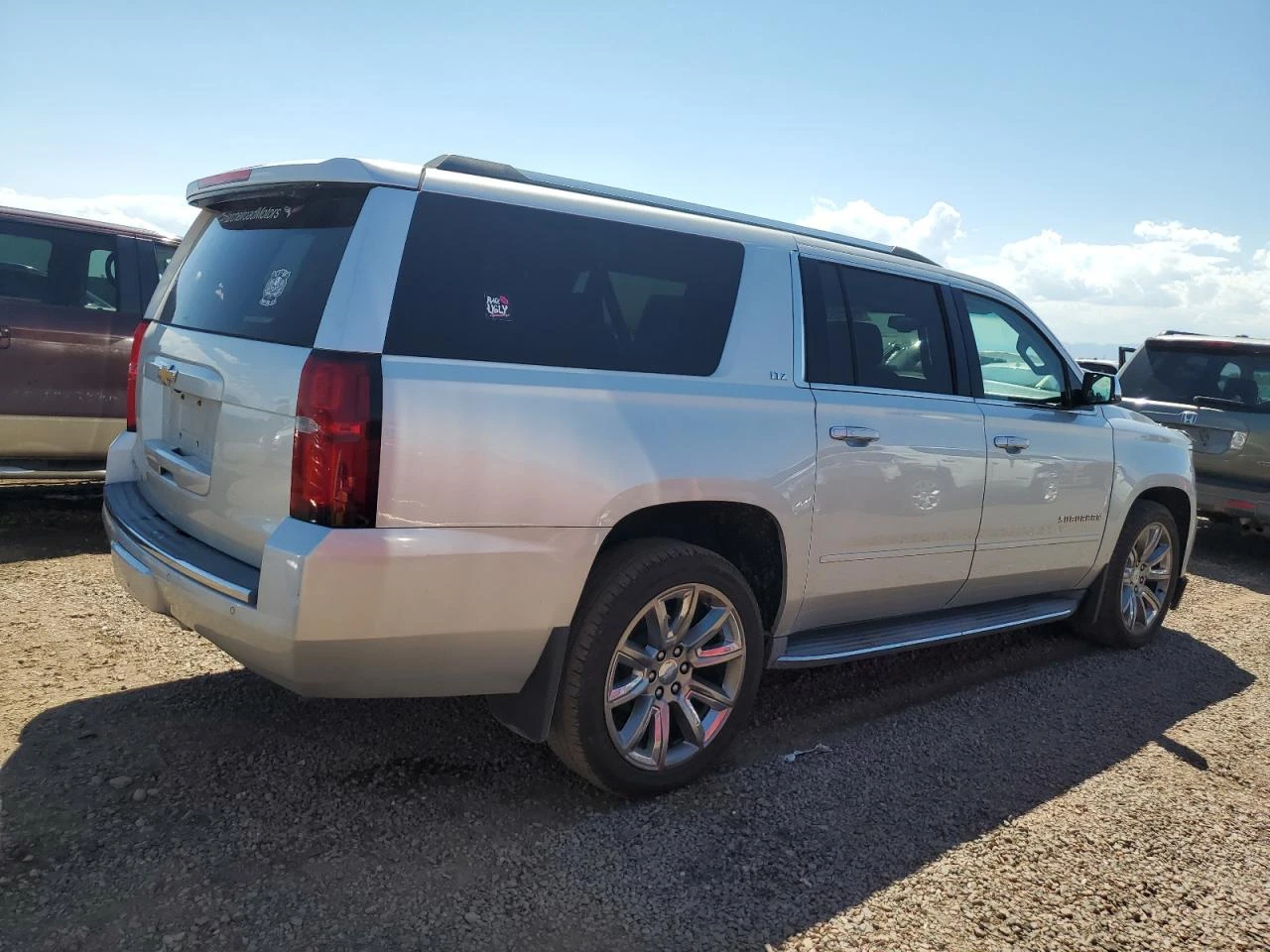 Chevrolet Suburban K1500 LTZ - изображение 3