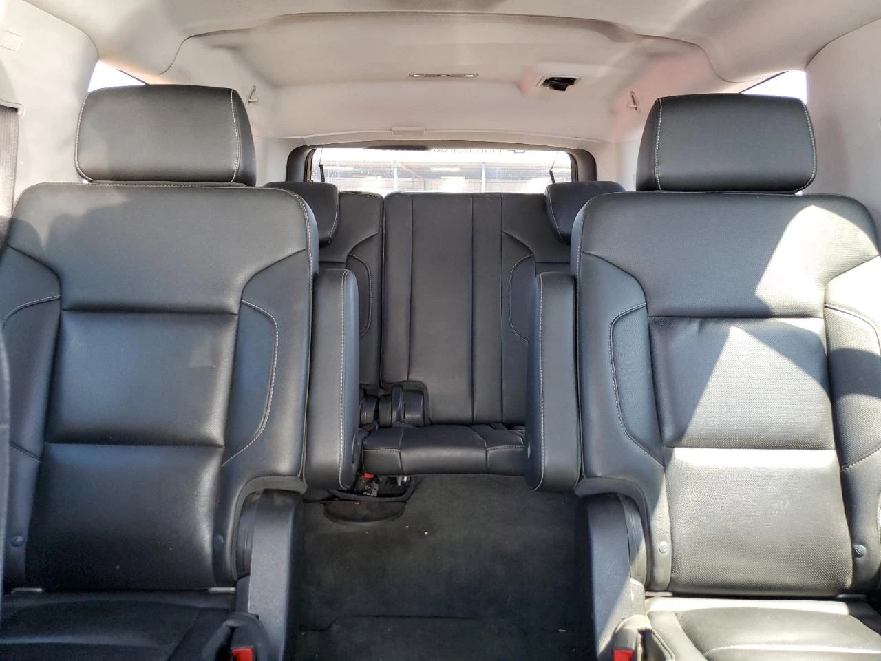 Chevrolet Suburban K1500 LTZ - изображение 10