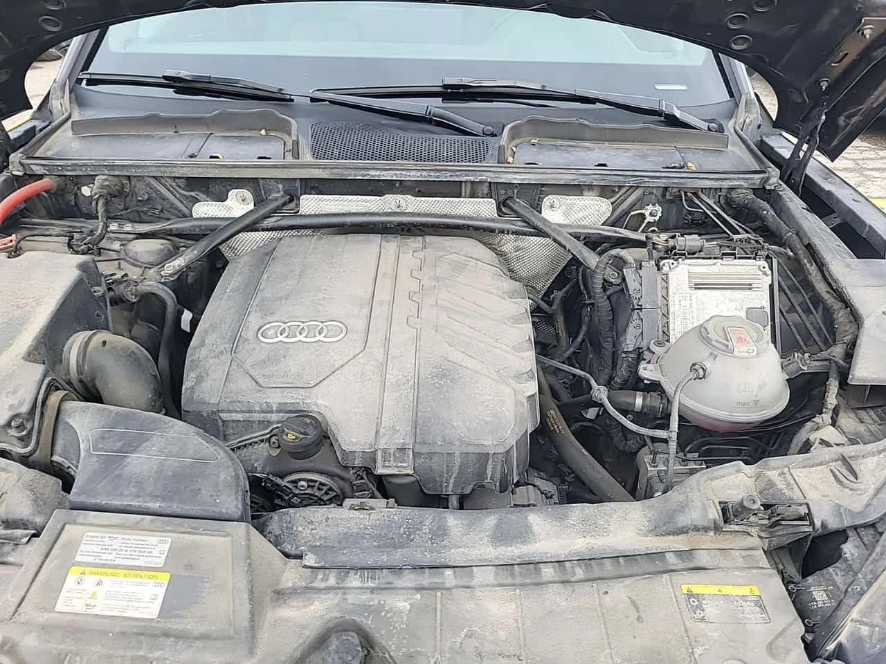 Audi Q5  KOMFORT/CARFAX/Дистроник/Подгрев/Нави, снимка 16 - Автомобили и джипове - 53774547