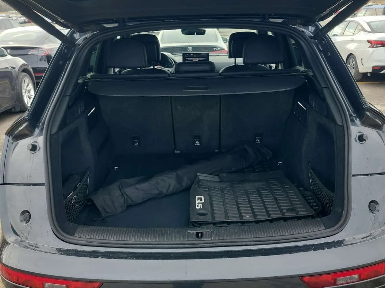 Audi Q5  KOMFORT/CARFAX/Дистроник/Подгрев/Нави, снимка 12 - Автомобили и джипове - 53774547