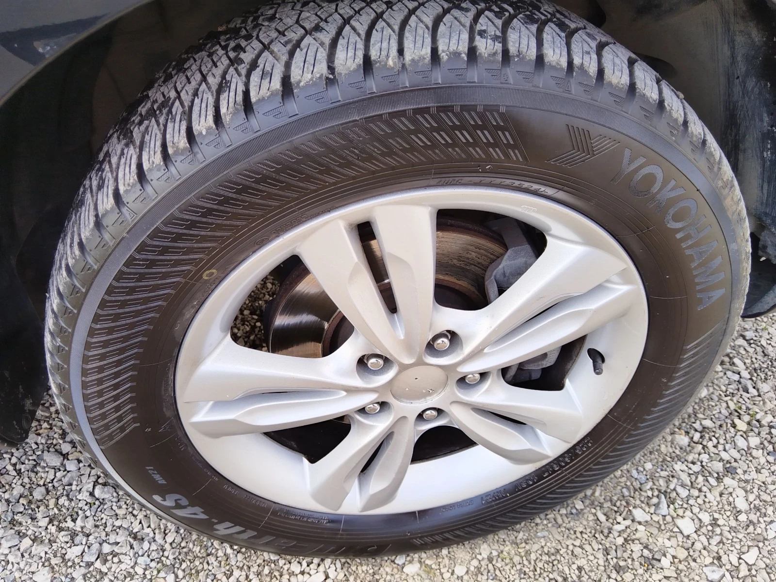 Hyundai IX35 2000i GPL 4х4 Автомат - Типтроник, снимка 16 - Автомобили и джипове - 53861817