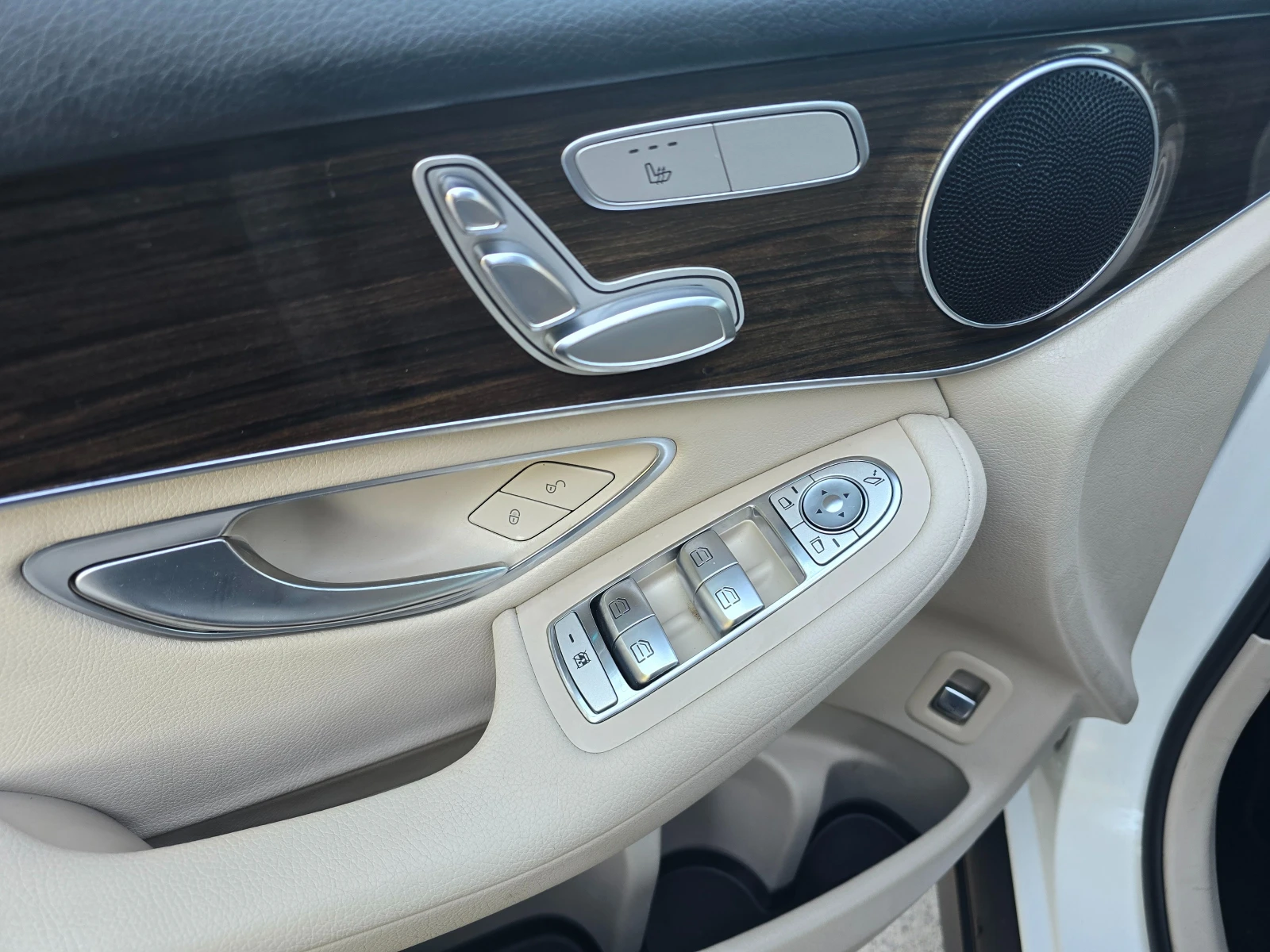 Mercedes-Benz GLC 300 4matic , снимка 11 - Автомобили и джипове - 54605680