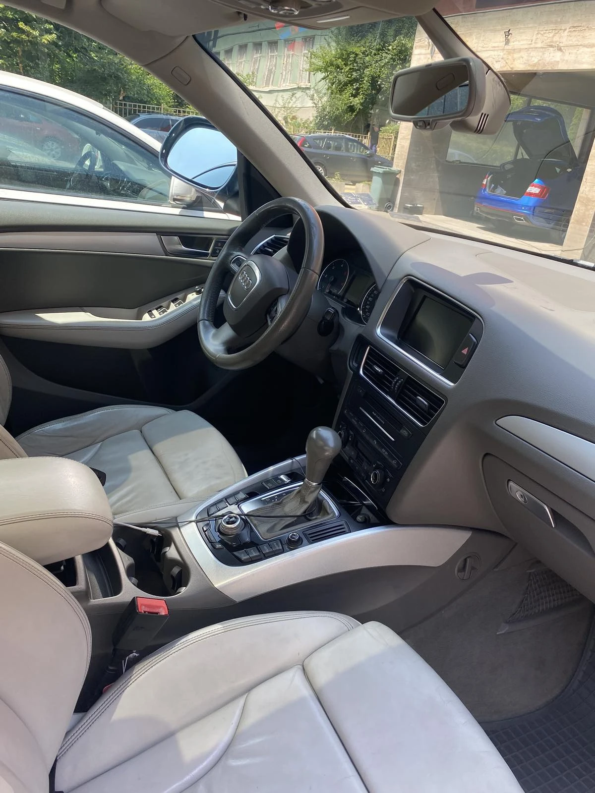 Audi Q5 3000, снимка 8 - Автомобили и джипове - 54675126