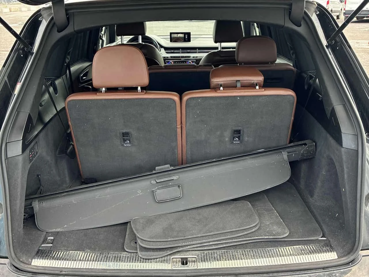 Audi Q7 * TECHNIK * FULLY LOADED * ЛИЦЕНЗИРАН ПРОДАВАЧ, снимка 13 - Автомобили и джипове - 54968653