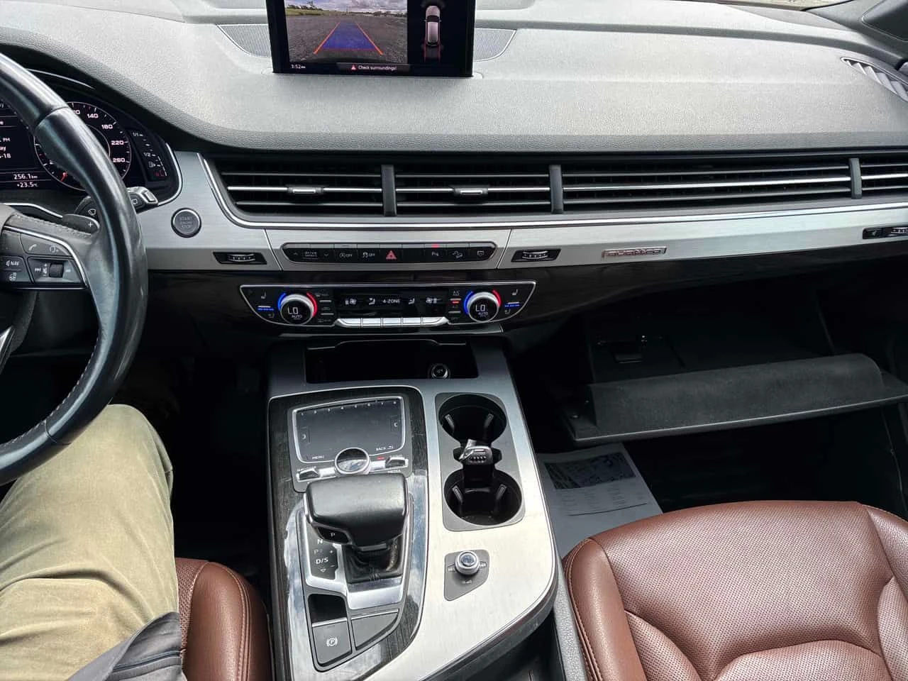 Audi Q7 * TECHNIK * FULLY LOADED * ЛИЦЕНЗИРАН ПРОДАВАЧ, снимка 10 - Автомобили и джипове - 54968653