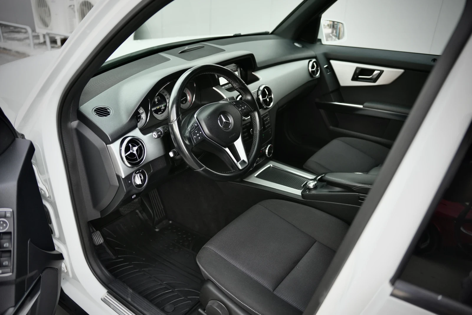 Mercedes-Benz GLK 220CDI* AMG* 7GTronic* Подгрев* Сменени вериги* , снимка 8 - Автомобили и джипове - 55082214
