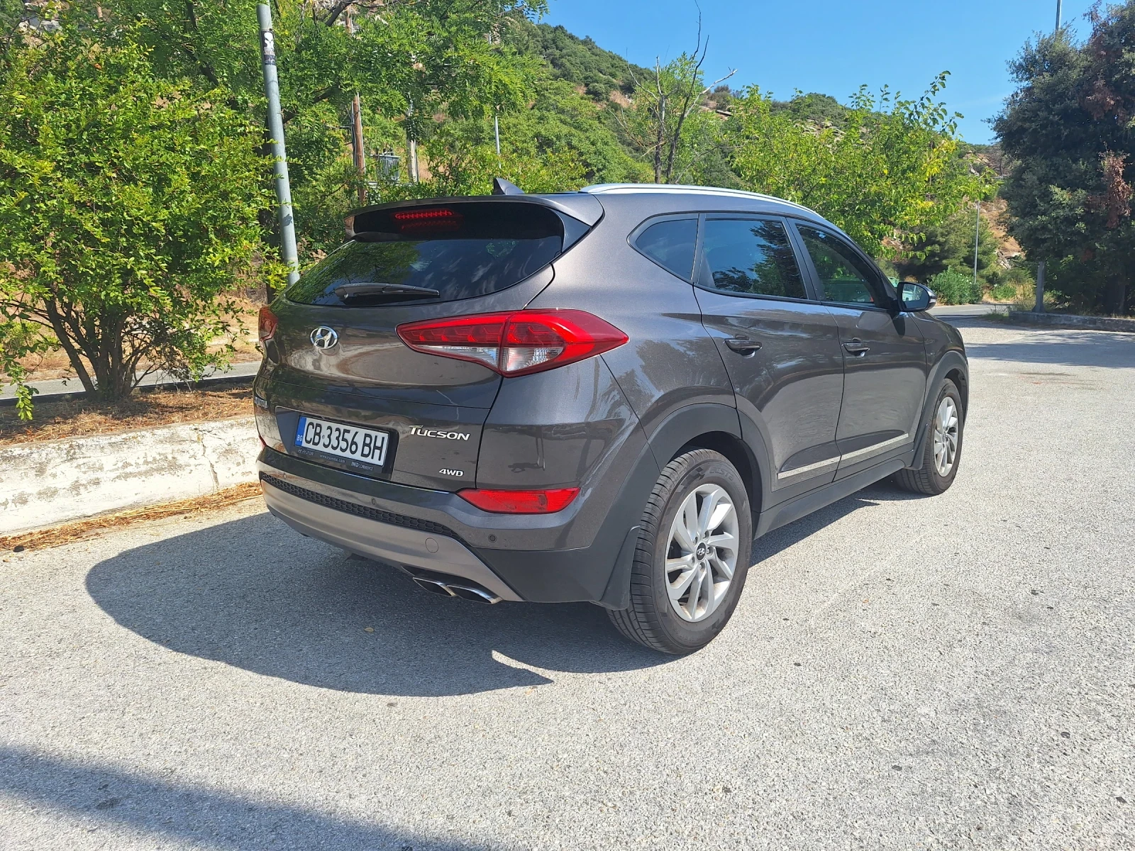 Hyundai Tucson 2.0crdi 4x4, снимка 3 - Автомобили и джипове - 56242285
