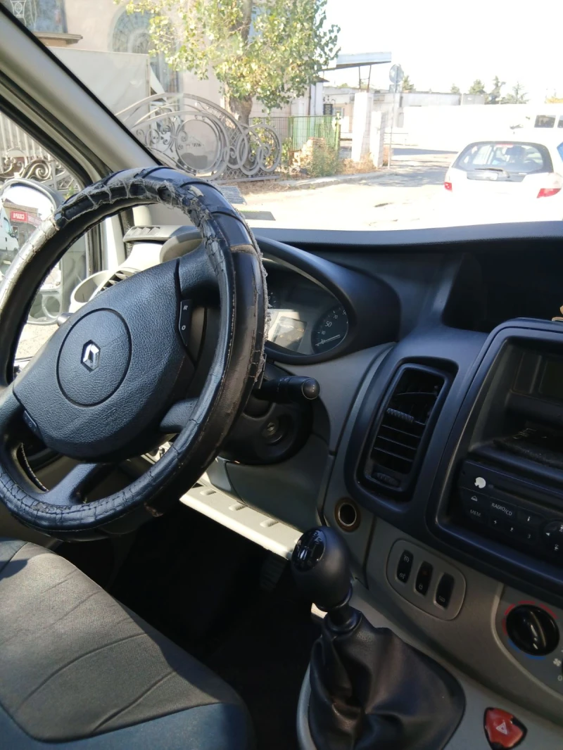Renault Trafic, снимка 11 - Бусове и автобуси - 52630968