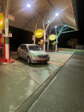 Mercedes-Benz B 180 1.8 Дизел, снимка 3 - Автомобили и джипове - 53621641