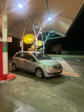 Mercedes-Benz B 180 1.8 Дизел, снимка 2 - Автомобили и джипове - 53621641