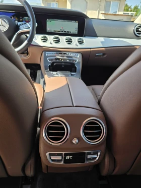 Mercedes-Benz E 400 330hp 4x4 подгрев, обдухване, надуване, масаж, ВЪЗ - 40999 € - 49309953 13