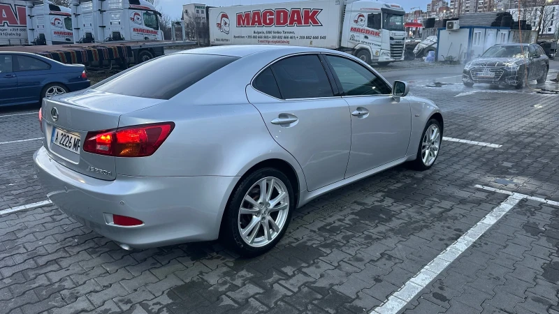 Lexus IS 220d, снимка 3 - Автомобили и джипове - 48354264