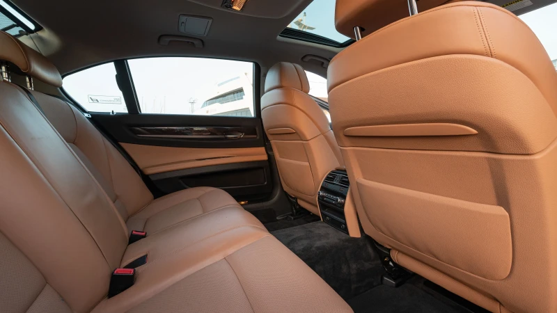 BMW 750 LI, снимка 16 - Автомобили и джипове - 51351698