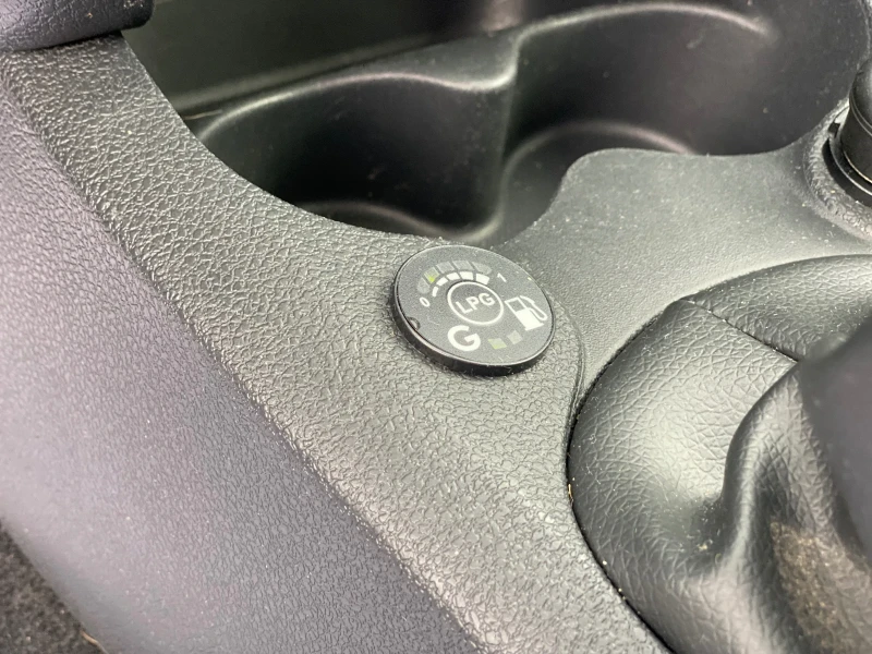 Dacia Sandero Benzin/Gaz/100000km/, снимка 17 - Автомобили и джипове - 52677398