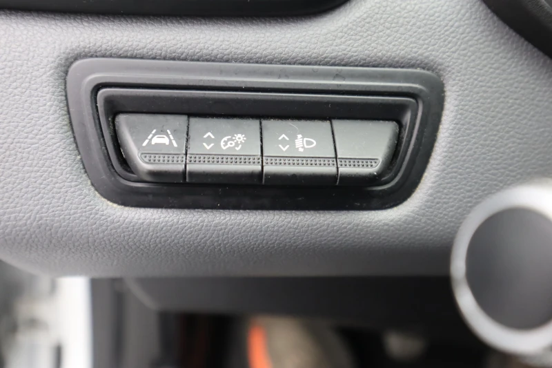 Renault Clio 1.0 tce, снимка 14 - Автомобили и джипове - 52816329