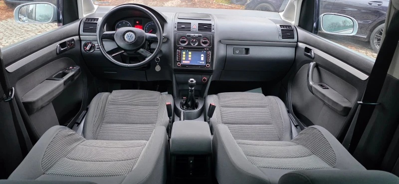 VW Touran 2.0 TDI * ОБСЛУЖЕН* * NAVI* * ANDROID* * CAMERA* , снимка 11 - Автомобили и джипове - 53298366