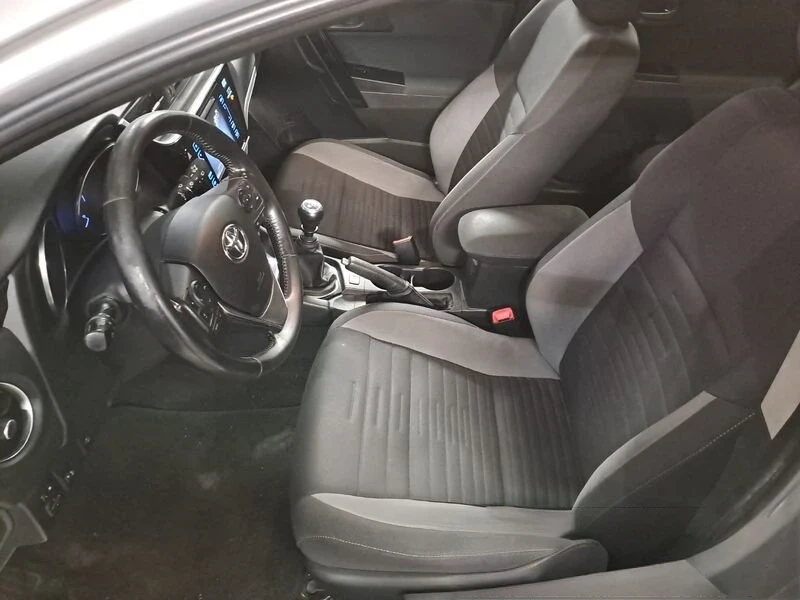 Toyota Auris * 1.6d-4d* Facelift* 2016* , снимка 6 - Автомобили и джипове - 52973447