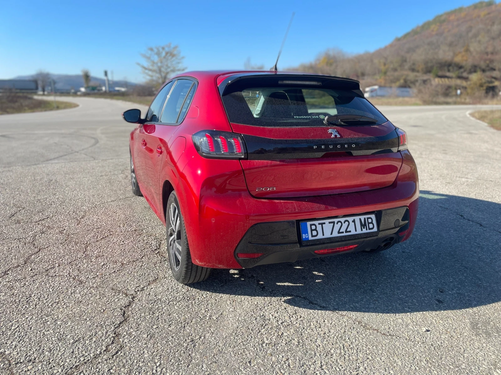 Peugeot 208 1.2 - изображение 8