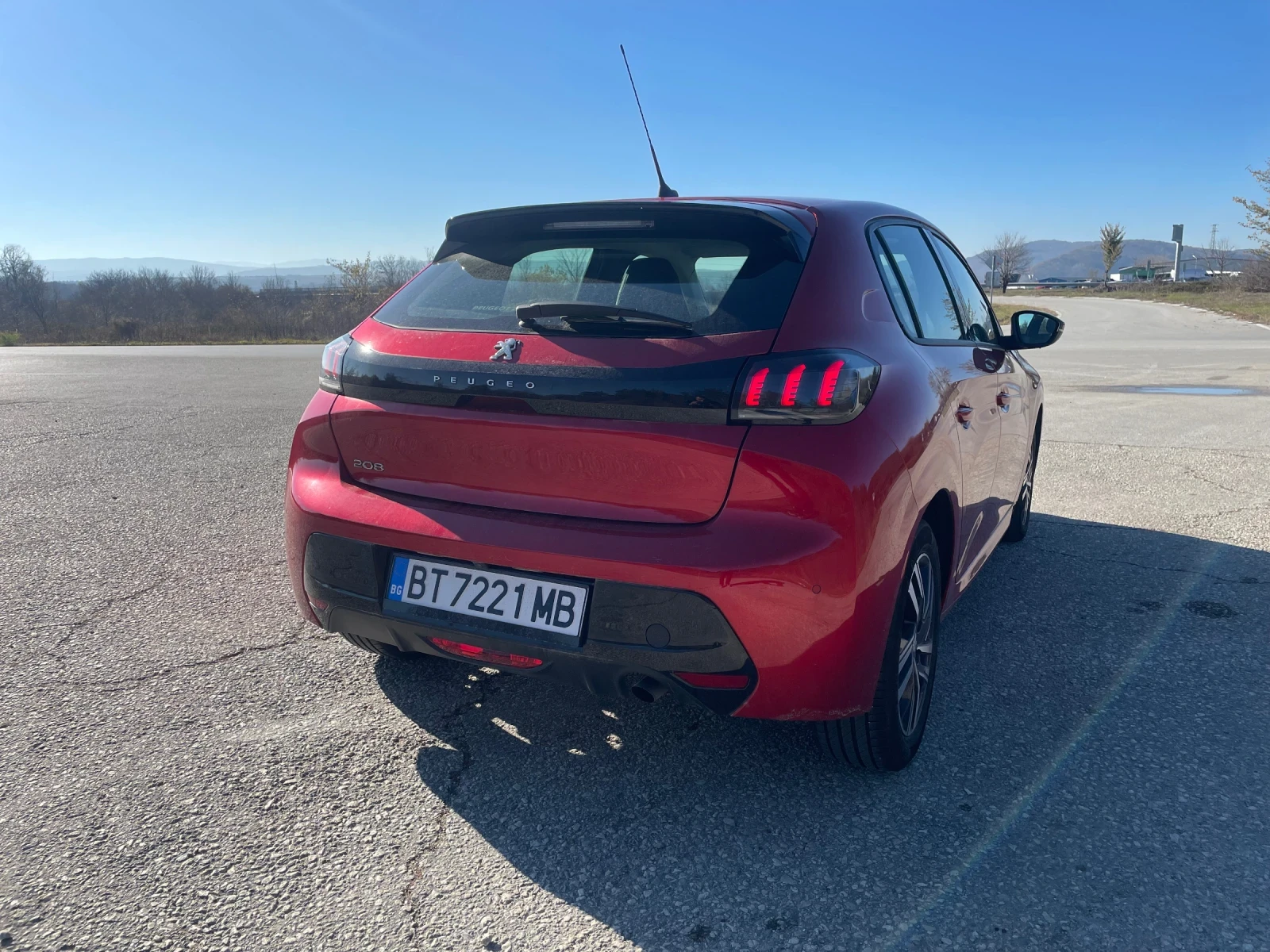 Peugeot 208 1.2 - изображение 6