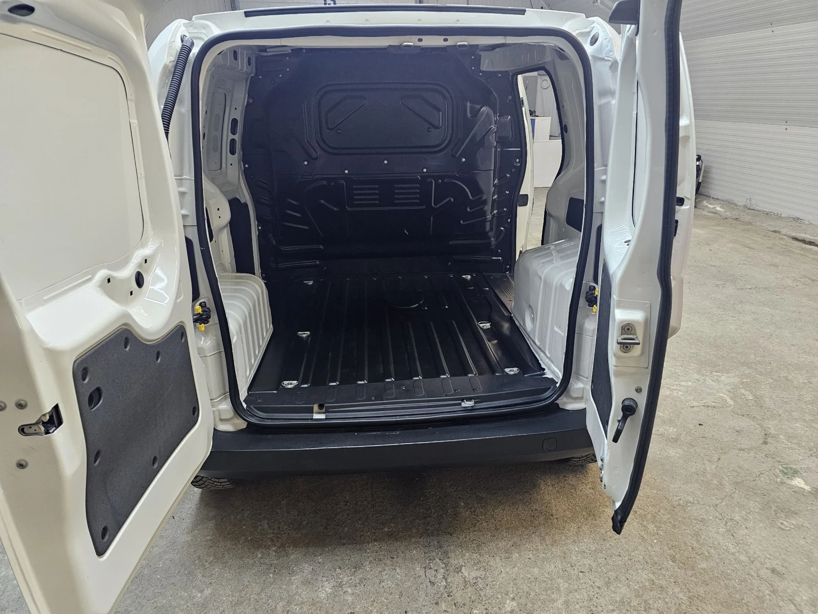 Fiat Fiorino 9550км!!! товарен - изображение 10