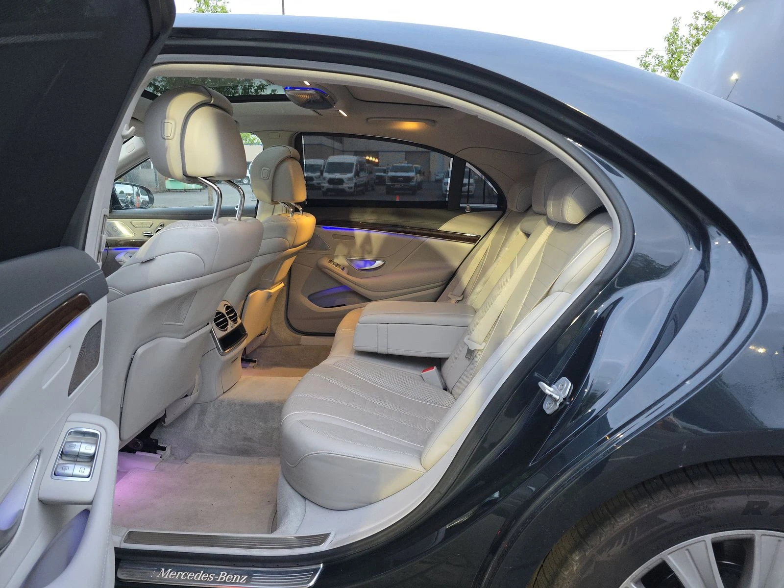 Mercedes-Benz S 550 * Burmester High-End 3D* DISTRONIC PLUS*  - изображение 9