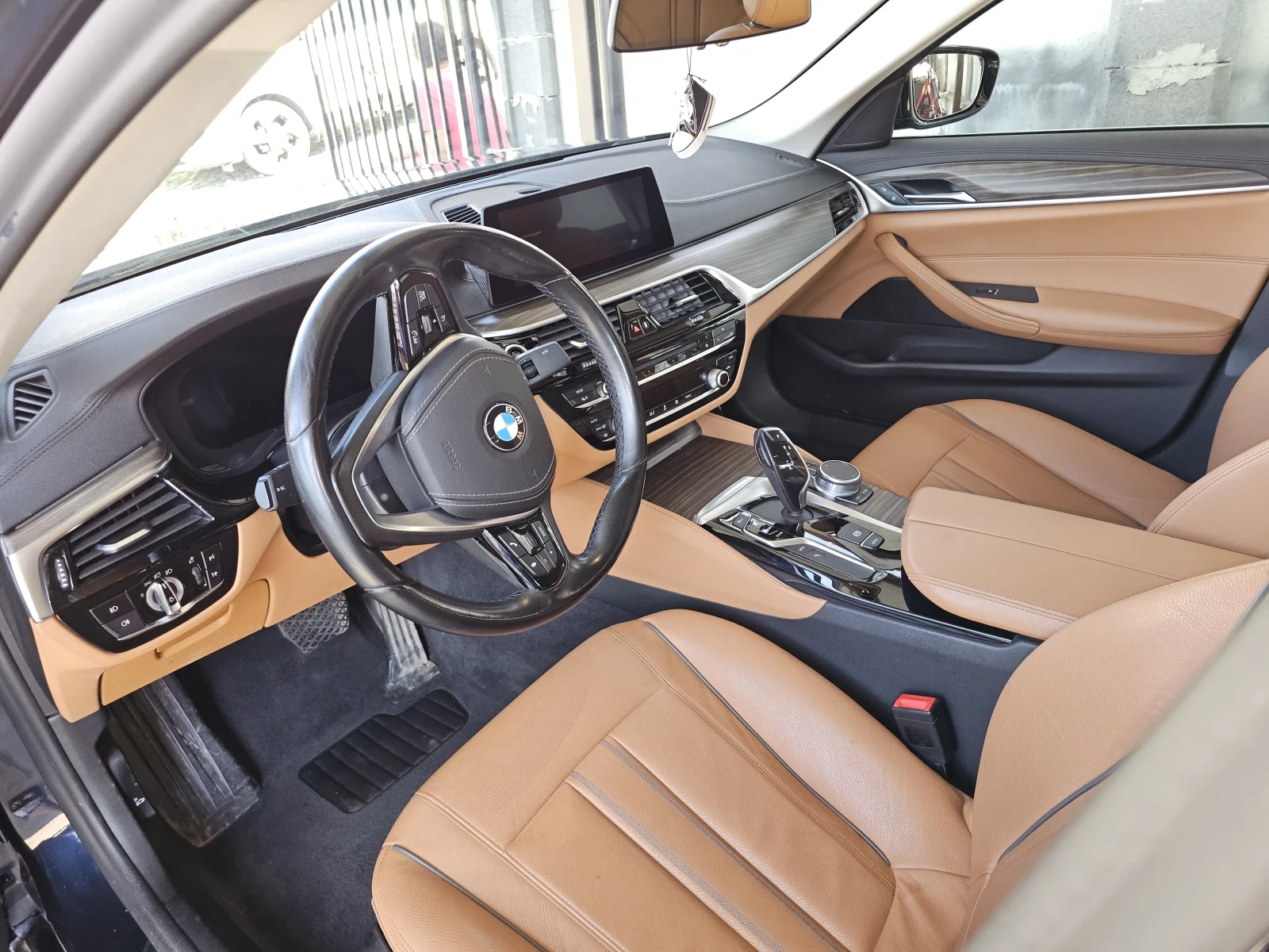 BMW 530E  - изображение 4