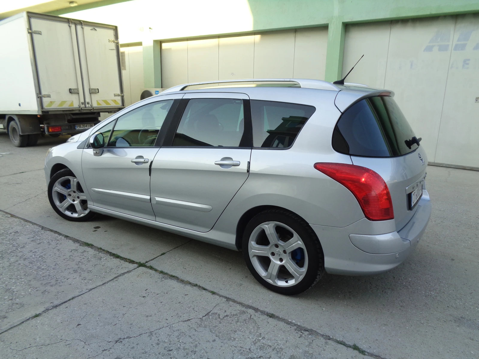 Peugeot 308 1.6HDI-110-PANORAMA-NOVI GUMI-LIZING - изображение 3