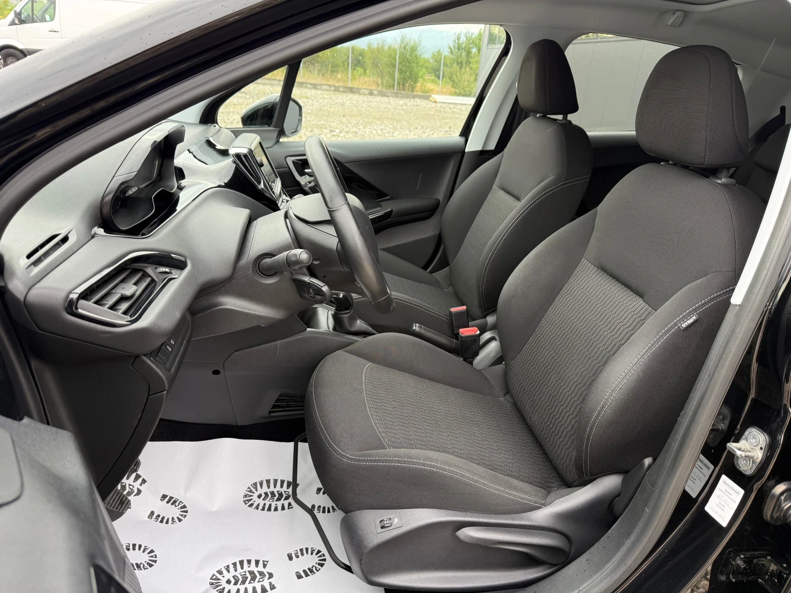 Peugeot 208 1.6 HDI NAVI PANORAMA  - изображение 10
