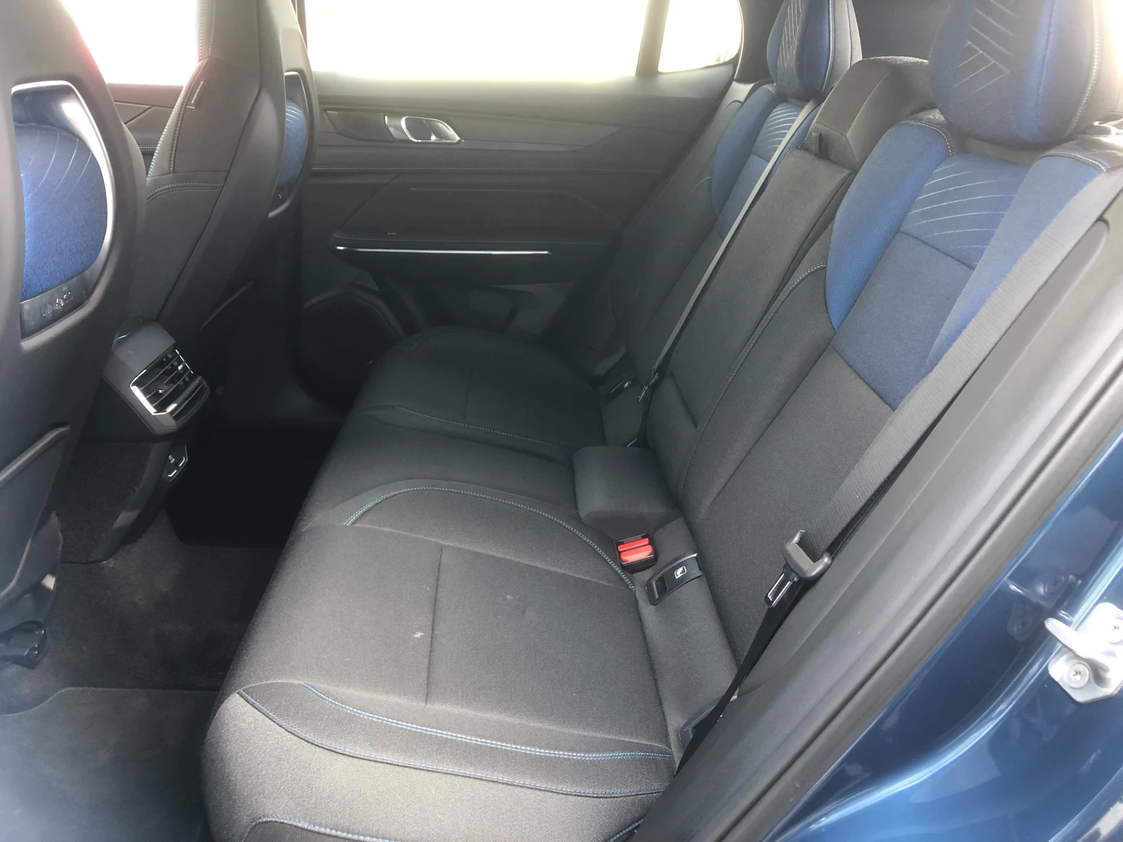 LynkCo 01  MORE | Mobile.bg � ����������� 12