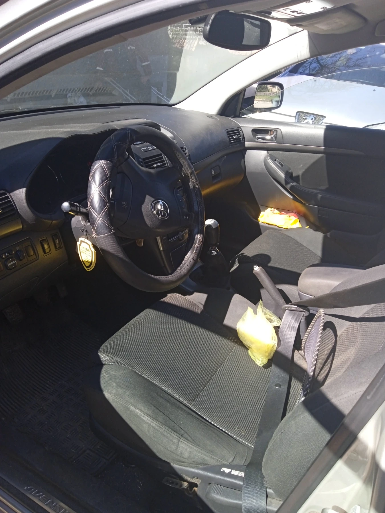 Toyota Avensis, снимка 5 - Автомобили и джипове - 54043522