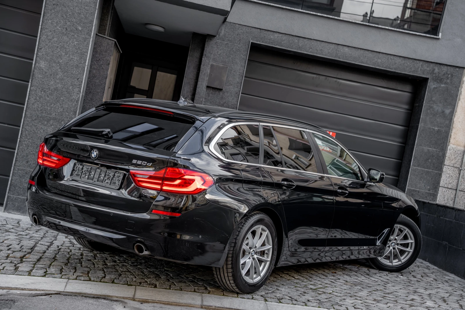 BMW 520, снимка 2 - Автомобили и джипове - 54044931