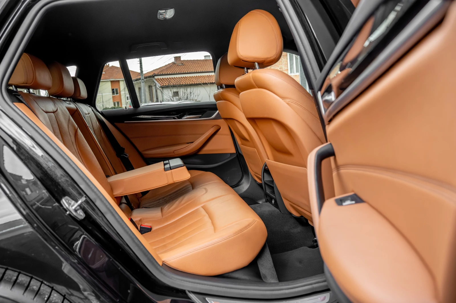 BMW 520, снимка 12 - Автомобили и джипове - 54044931