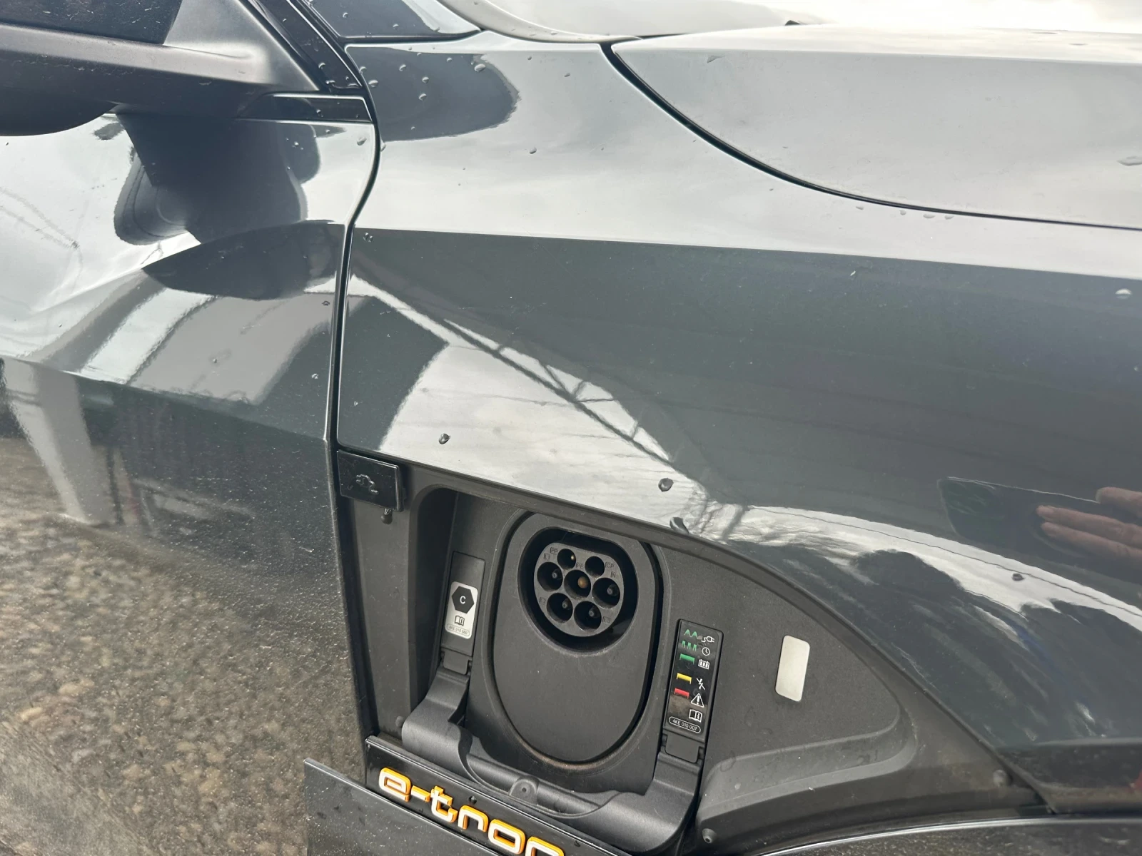 Audi E-Tron 55 BATERIA 95KW FULL, снимка 12 - Автомобили и джипове - 54066890